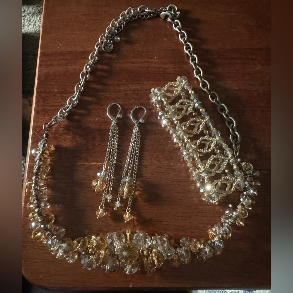 Simply Vera Necklace, Earring and Bracelet Set